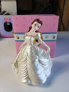 lot 150 image: Beauty and the Beast Musical Doll
