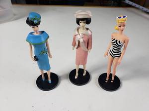 lot 89D image: Lot of 3 Barbie Figurines