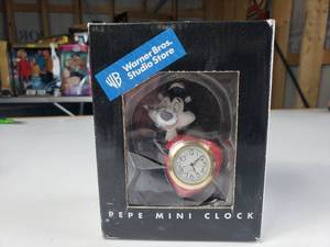 lot 161 image: Pepe Mini Clock
