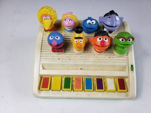 lot 166 image: Sesame Street Toy Piano