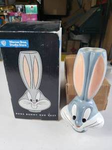 lot 171 image: Bugs Bunny Flower Vase