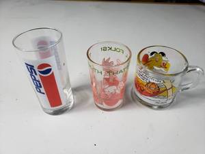 lot 186 image: Garfield Cup, Pepsi Cup, Porky Pig Cup
