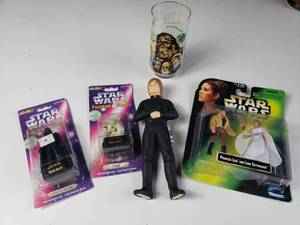 lot 190 image: Star Wars Figures and Glass