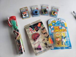 lot 223 image: Smurfs, Pocket Rockers, Magnets
