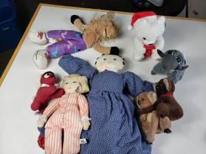 lot 254 image: Lot of Misc. Dolls
