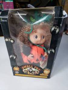 lot 255 image: Small Fry Halloween Doll