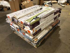 Pallet of Mixed Assorted Flooring Various Models and Conditions   Customer Returns See Pictures