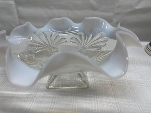 Antique Ruffle and Rings Opalescent Glass Bowl