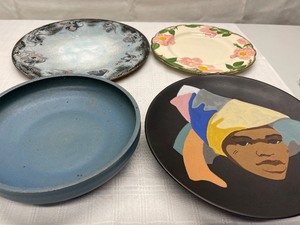 Lot of 4 Collectable Plates