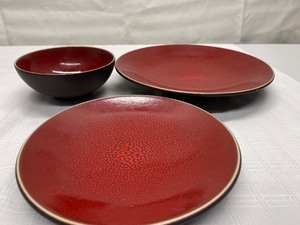 Set of 3 plates and bowl