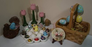 lot 43 image: Easter DeCor