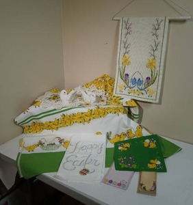 lot 45 image: Easter Tabletop Linen Textile DeCor