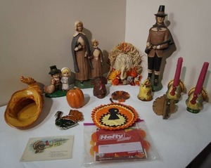 lot 50 image: Vintage Holiday Thanksgiving Fall Tabletop DeCor Ceramic Porcelain Turkey Pilgrim