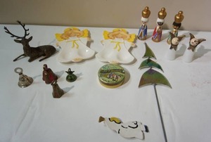 lot 72 image: Collectible Holiday DeCorAngels, Bells, Deer