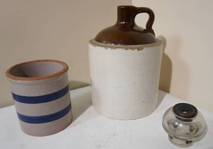 lot 74 image: Vintage Blue Ribbon Brand Buckeye Pottery USA Stoneware 11 Crock Finger Jug, Rare Blue and Taupe Striped Pottery Vessel...