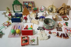 lot 83 image: Holiday DeCor Winter Christmas Tree Ornaments and More
