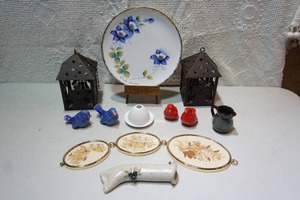 lot 118 image: Collectible Tabletop and Wall DeCorBird Figures Birdhouse Pressed Flowers Metal Tin Porcelain