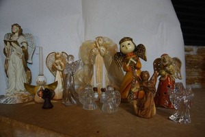 lot 124 image: A Whole Lot of Beautiful Angels