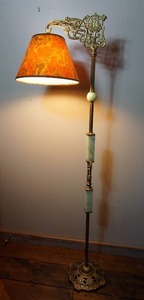 lot 2 image: 5-Ft Antique Brass Lucite Onyx Marble Style Floor Lamp