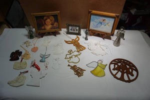 lot 141 image: Collectible Angel DeCor and More
