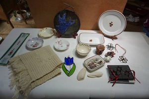 lot 145 image: Collection of Home DeCor and More