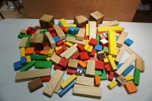 lot 147 image: Vintage Childrens Colored Wood Building Blocks