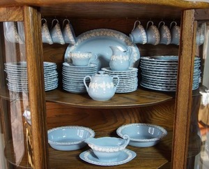 lot 153 image: Huge Set of Made in England WEDGWOOD QueensWare ETRURIA and Barlaston Blue & Cream Porcelain Dish Set