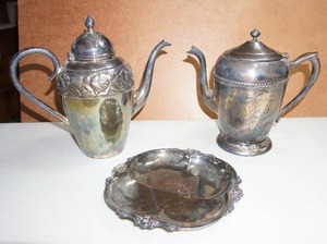 lot 179 image: Collectible Silver Service Ware FB Rogers Silver Company Antique Silver Plate Teapot, Rogers By Oneida Serving Tray Etc