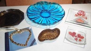 lot 186 image: Collectible Glass Silver Gold Including L. E. Smith() Rosendahl, Sheffield