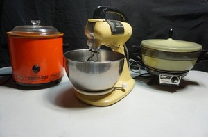 lot 223 image: Scovill Hamilton Beach Stand Mixer Model 60 10 Speed Gold wStainless Steel Mixing Bowl, MCM Oster Green Galaxie Super Pan...