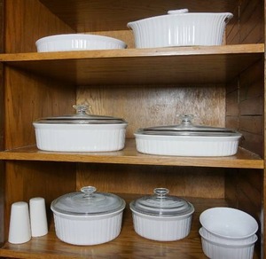 lot 225 image: Corning-Ware French White Bakeware Set...