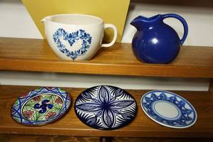 lot 230 image: Vintage Hand-Painted Pottery Pitcher Plate Including Marshall Texas Pottery Handled Batter Bowl Signed, Mid-Century Modern Hand-Painted C. Mallorca Felanitx Plate, Cobalt Blue Pottery Pitcher HALL Style Tilted Art Deco Ball JUG with Ice Lip Unmarked Etc.