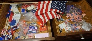 lot 266 image: The Kitchen Drawer of Entertaining DeCor
