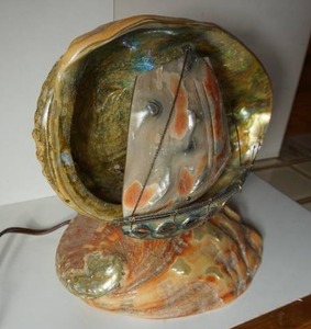 lot 274 image: Seashell Lamp Night Light