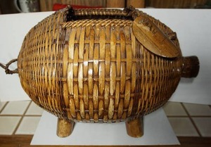 lot 275 image: Adorable Wicker Pig Basket