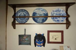 lot 276 image: Home DeCor Hand-Made Hand-Painted Blue Willow and More...