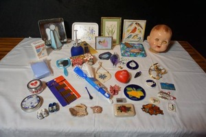 lot 281 image: Miniatures, Trinkets and More...