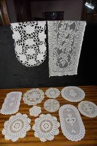 lot 300 image: Vintage Collection of Beautiful Crocheted Table Linen Textile