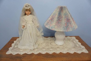 lot 337 image: Collectible Porcelain Bride Doll, Table Lamp Doill Etc.