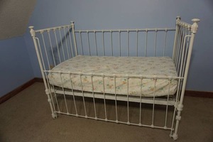 lot 339 image: Antique White Cream Wrought IronBay Bed Crib