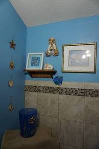 lot 350 image: Home Decor Wall Art Waste Basket Sea Shell Fish Monogrammed A Etc.