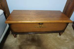 lot 370 image: Vintage Furniture...Cedar Chest By Cedar Craft Co. Cedar Rapids Iowa...