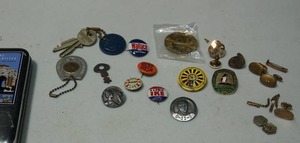 lot 405 image: Collectible Pinbacks, Cufflinks Etc.