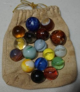 lot 408 image: Collectible Vintage Marbles and Bag