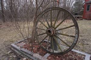 lot 700 image: Antique Wagon Wheel