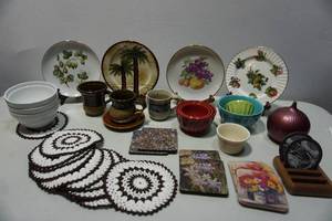 lot 441 image: Home DeCor Table Accents and More