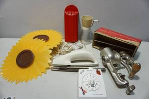lot 443 image: Kitchen Essentials Including Vintage Climax Food Chopper Grinder in Original Box and More