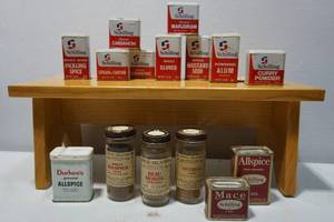 lot 442 image: Collectible Vintage Spice Tins