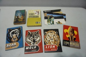 lot 446 image: Vintage 1948.52.54 Cub Scout Books 1952.72 Handbooks Pamphlets Yellowstone Maps