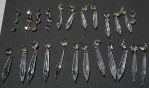 lot 466 image: Collectible Glass Crystal Prisms